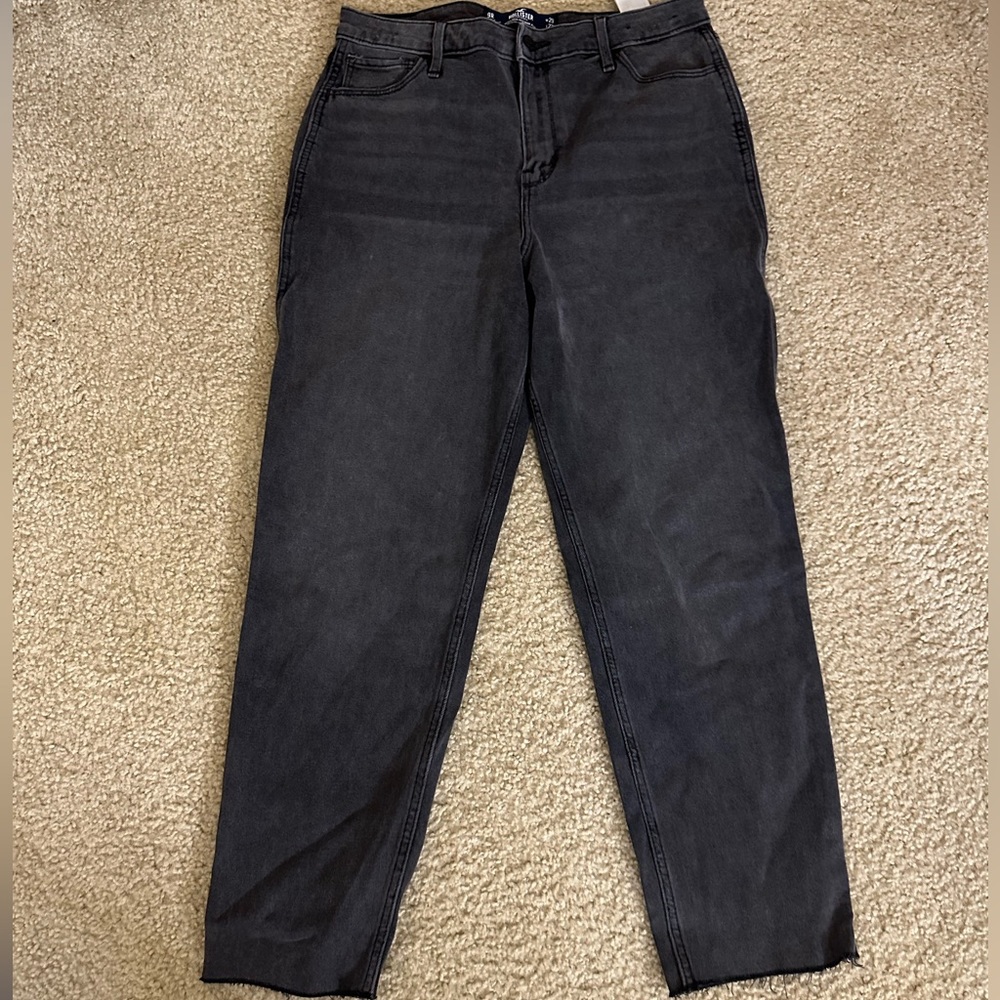 Hollister ultra high rise mom jeans worn once size 9